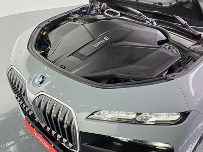 BMW I7 - 7