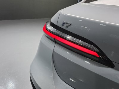 BMW I7 - 10