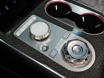 صورة 9 لـ 2024 Genesis GV80 COUPE