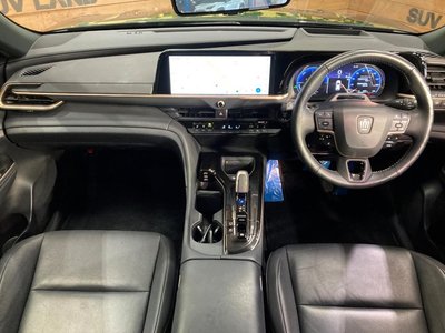 2023 Toyota CROWN SPORT photo 2