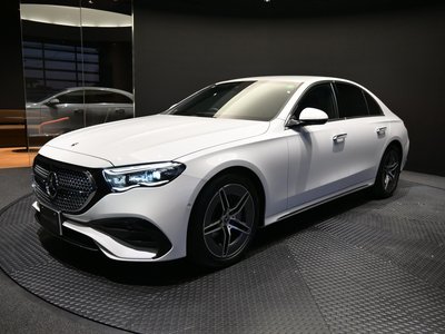 MERCEDES-BENZ E-CLASS - 1
