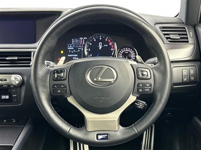 2016 Lexus GS F thumbnail 12