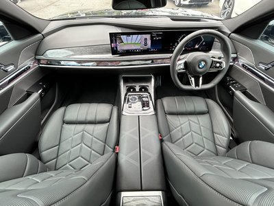 BMW 7 SERIES - 2