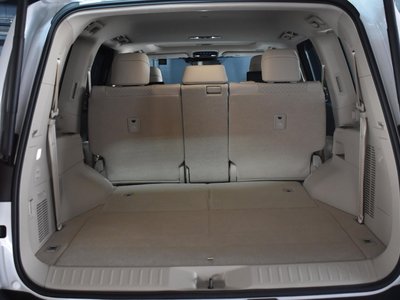 TOYOTA LAND CRUISER 300 - 7