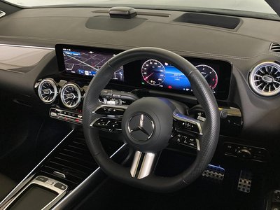 MERCEDES-BENZ GLA - 7