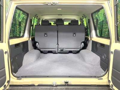 TOYOTA LAND CRUISER 70 - 10