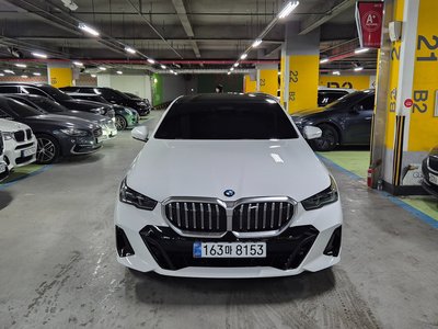 BMW 5 SERIES - 1