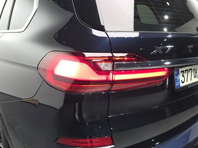 BMW X7 - 10