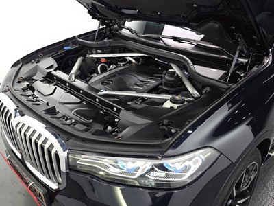 BMW X7 - 7