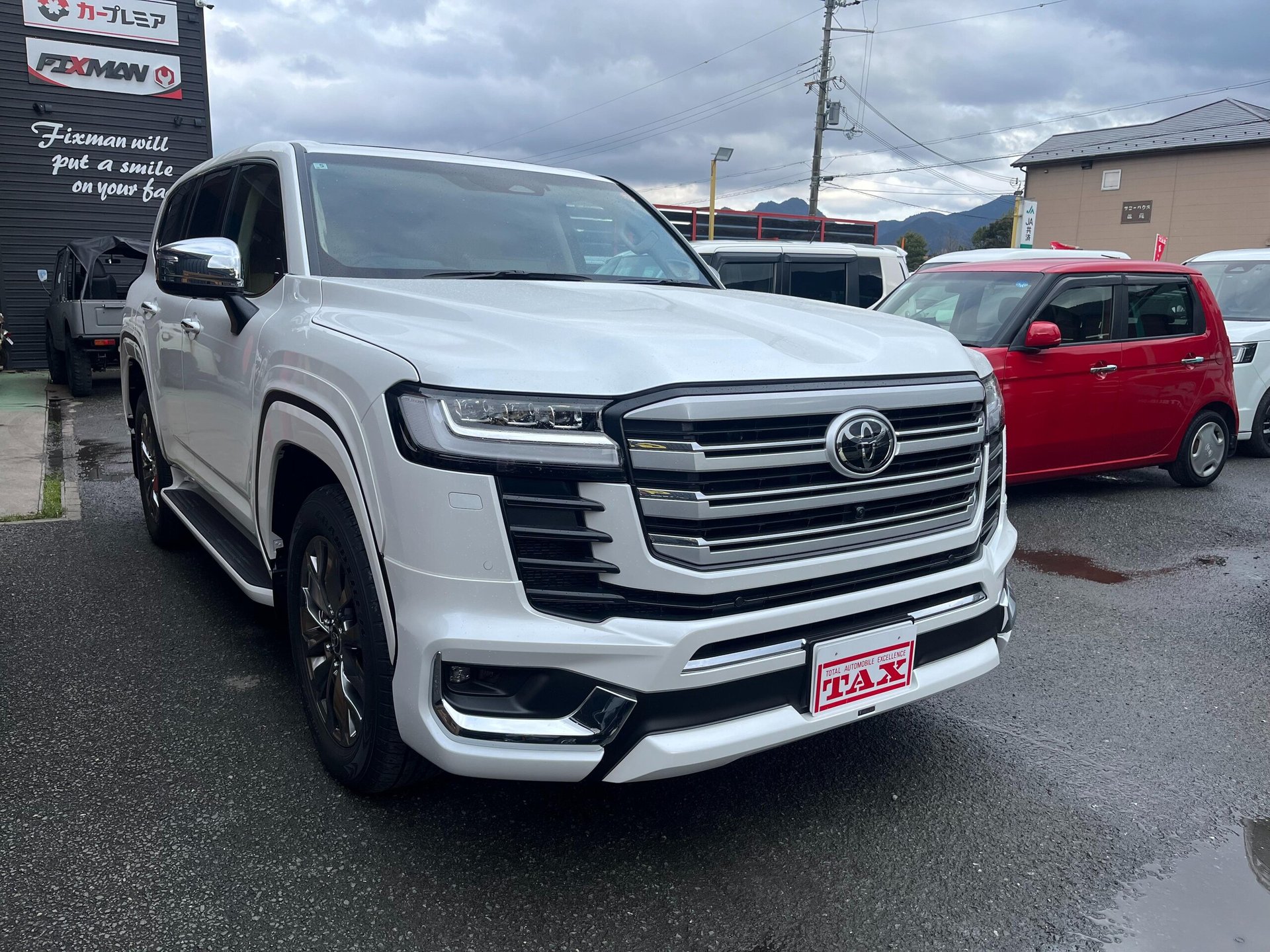 TOYOTA LAND CRUISER 300 - View 1