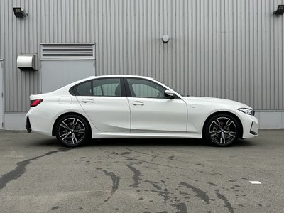 2025 BMW 3 SERIES photo 4