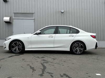 2025 BMW 3 SERIES photo 8