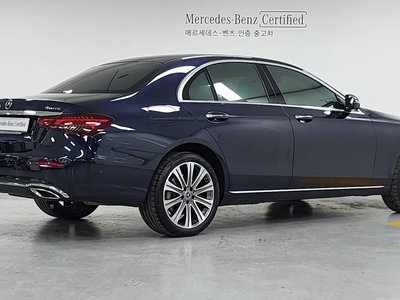 MERCEDES-BENZ E-CLASS - 4