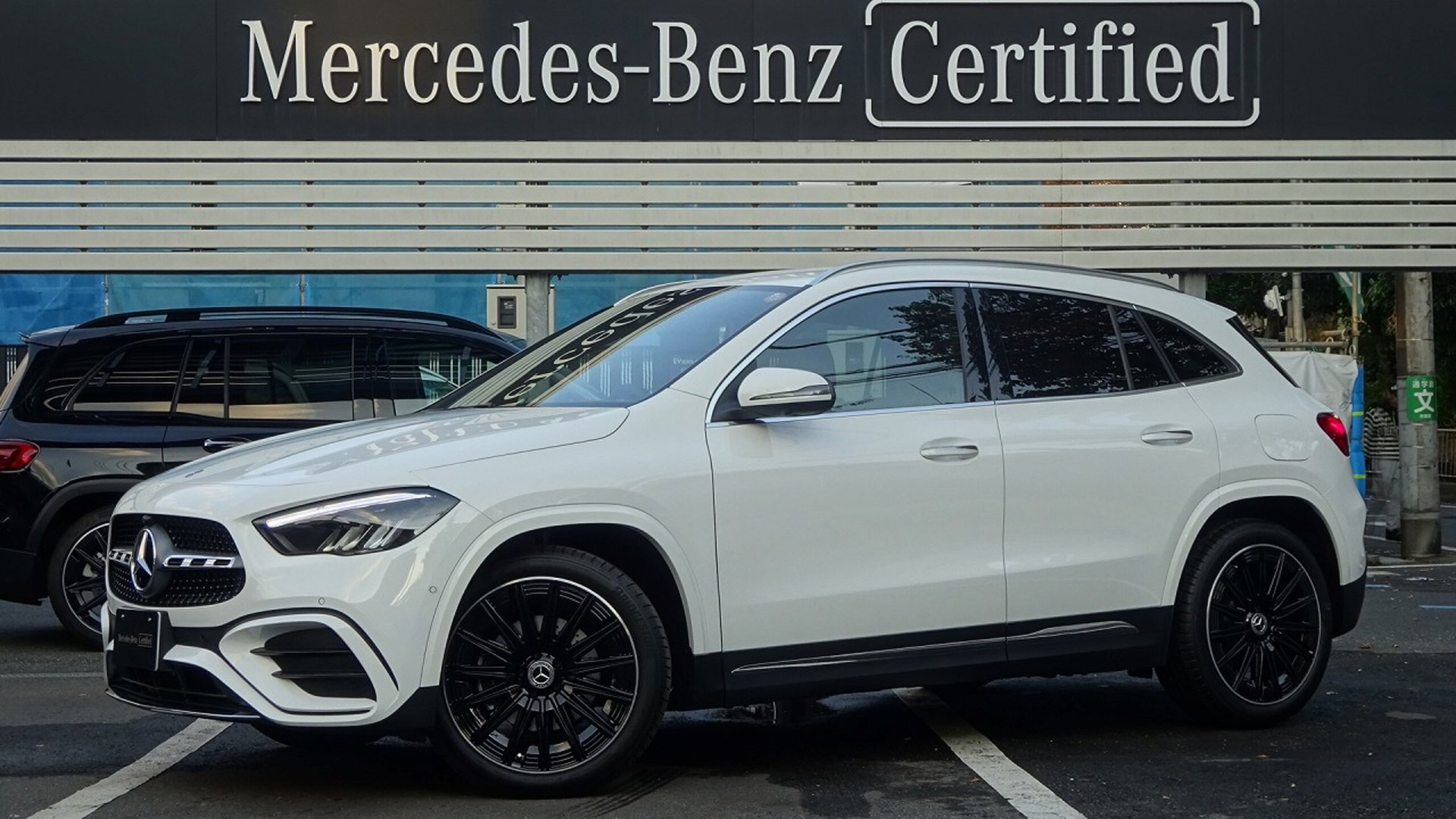 MERCEDES-BENZ GLA - View 1