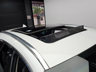 2021 Genesis GV70 — миниатюра 17