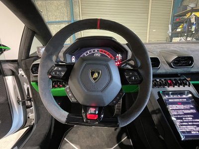 LAMBORGHINI HURACAN - 8