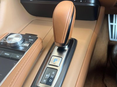 2017 Lexus LC — миниатюра 11