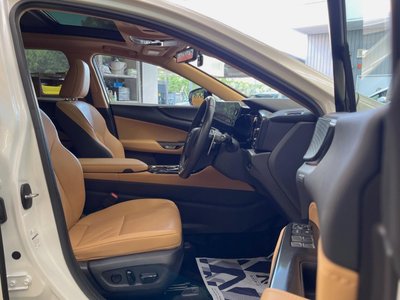 صورة 8 لـ 2023 Lexus NX