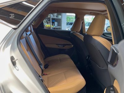 صورة 9 لـ 2023 Lexus NX