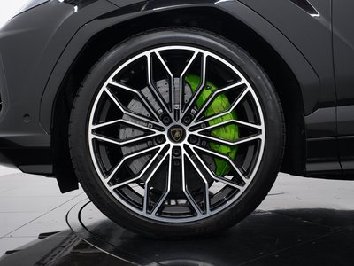 LAMBORGHINI URUS - 5