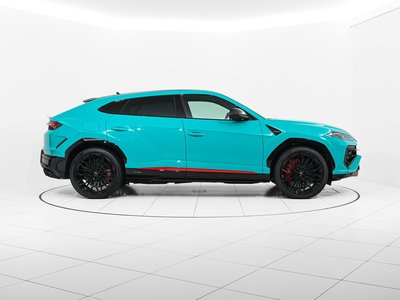LAMBORGHINI URUS - 4