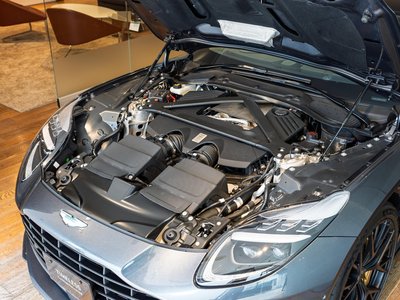 2024 Aston Martin DB12 照片 9