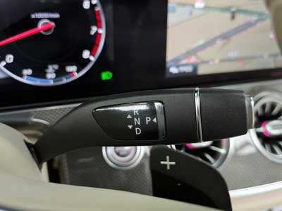 MERCEDES-BENZ E-CLASS - 9