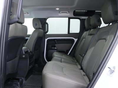 LAND ROVER DEFENDER - 7