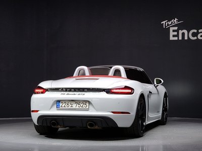 PORSCHE 718 BOXSTER - 4