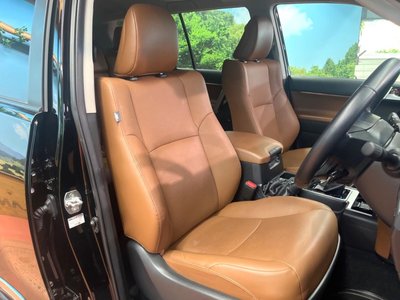 TOYOTA LAND CRUISER PRADO - 8