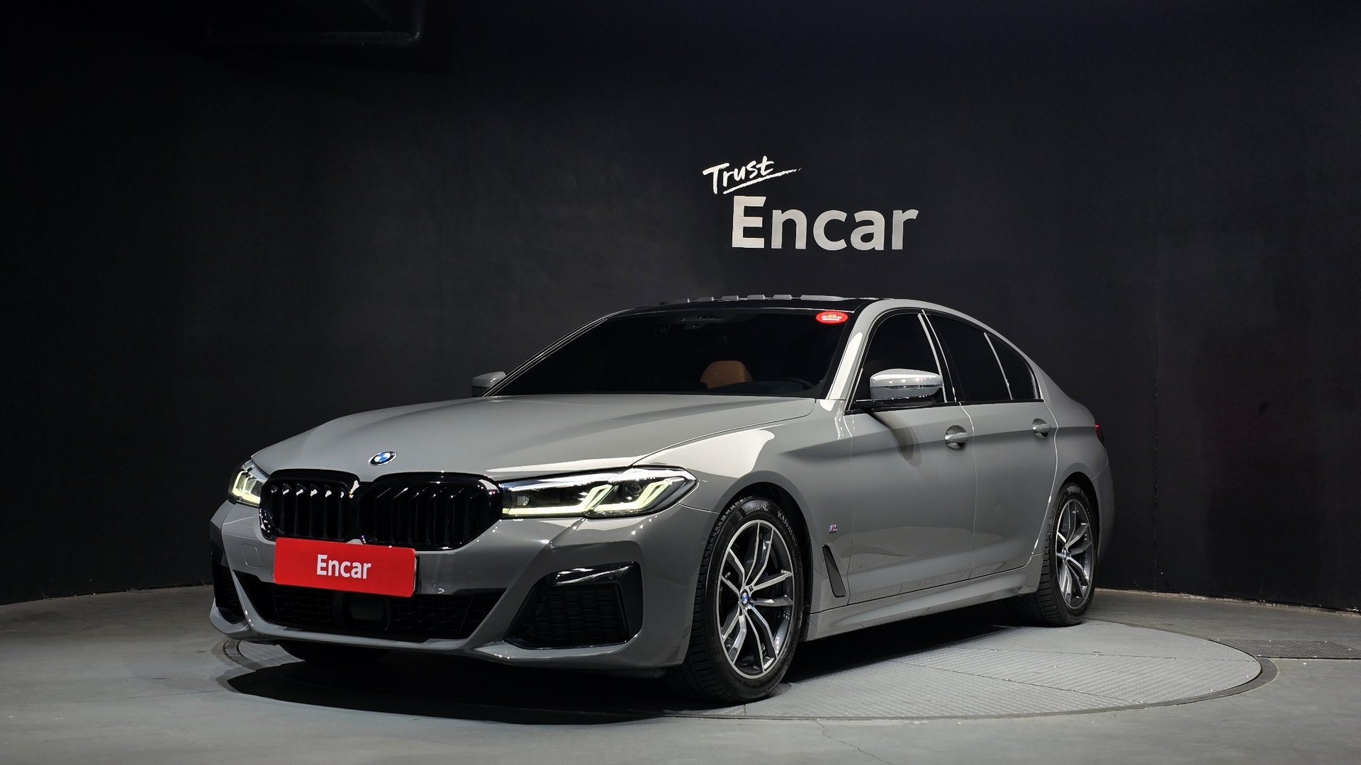 BMW 5 SERIES - View 1