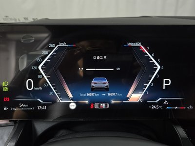 2025 BMW 5 SERIES 缩略图 11