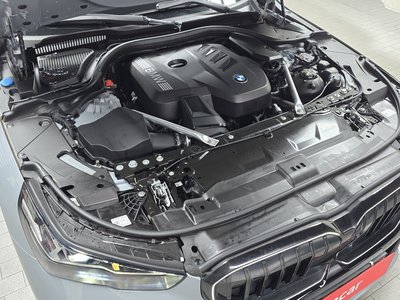 صورة 7 لـ 2025 BMW 5 SERIES