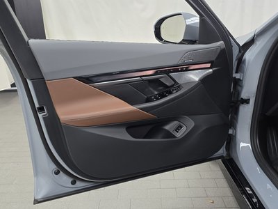 2025 BMW 5 SERIES 缩略图 14