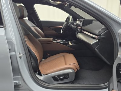 2025 BMW 5 SERIES 缩略图 16
