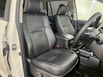 TOYOTA LAND CRUISER PRADO - 5