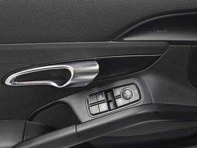 صورة مصغرة 25 لـ 2018 Porsche 718