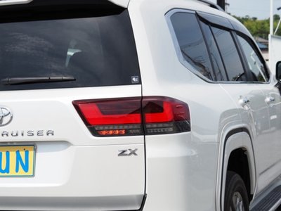 2023 Toyota LAND CRUISER 300 — миниатюра 78