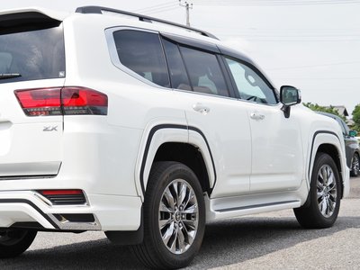 2023 Toyota LAND CRUISER 300 — миниатюра 17