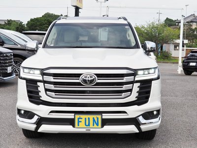 صورة 2 لـ 2023 Toyota LAND CRUISER 300