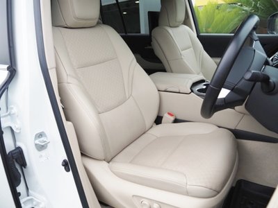 2023 Toyota LAND CRUISER 300 — миниатюра 28