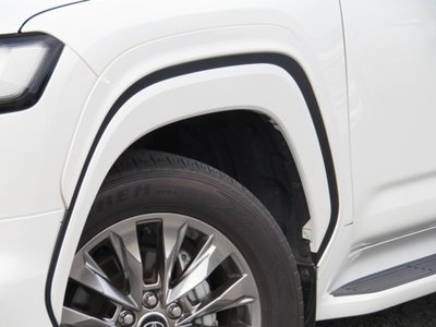 2023 Toyota LAND CRUISER 300 — миниатюра 13