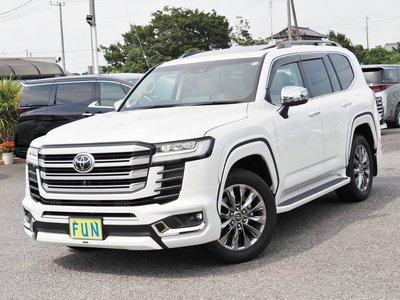 صورة 4 لـ 2023 Toyota LAND CRUISER 300