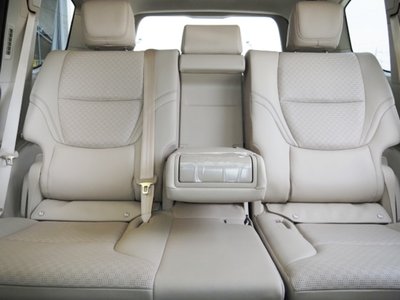 2023 Toyota LAND CRUISER 300 — миниатюра 32