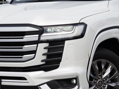 2023 Toyota LAND CRUISER 300 — миниатюра 19