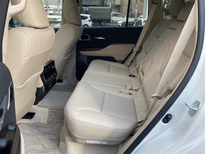 TOYOTA LAND CRUISER 300 - 8