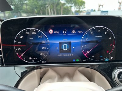 MERCEDES-BENZ E-CLASS - 8