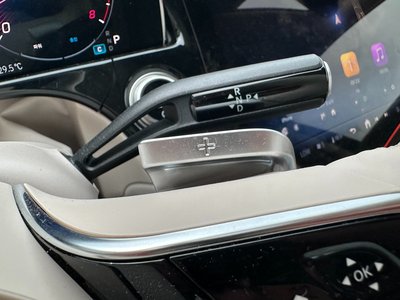 MERCEDES-BENZ E-CLASS - 9