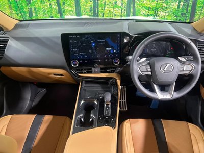 صورة 2 لـ 2025 Lexus NX
