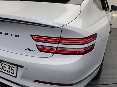 GENESIS G80 (RG3) - 10